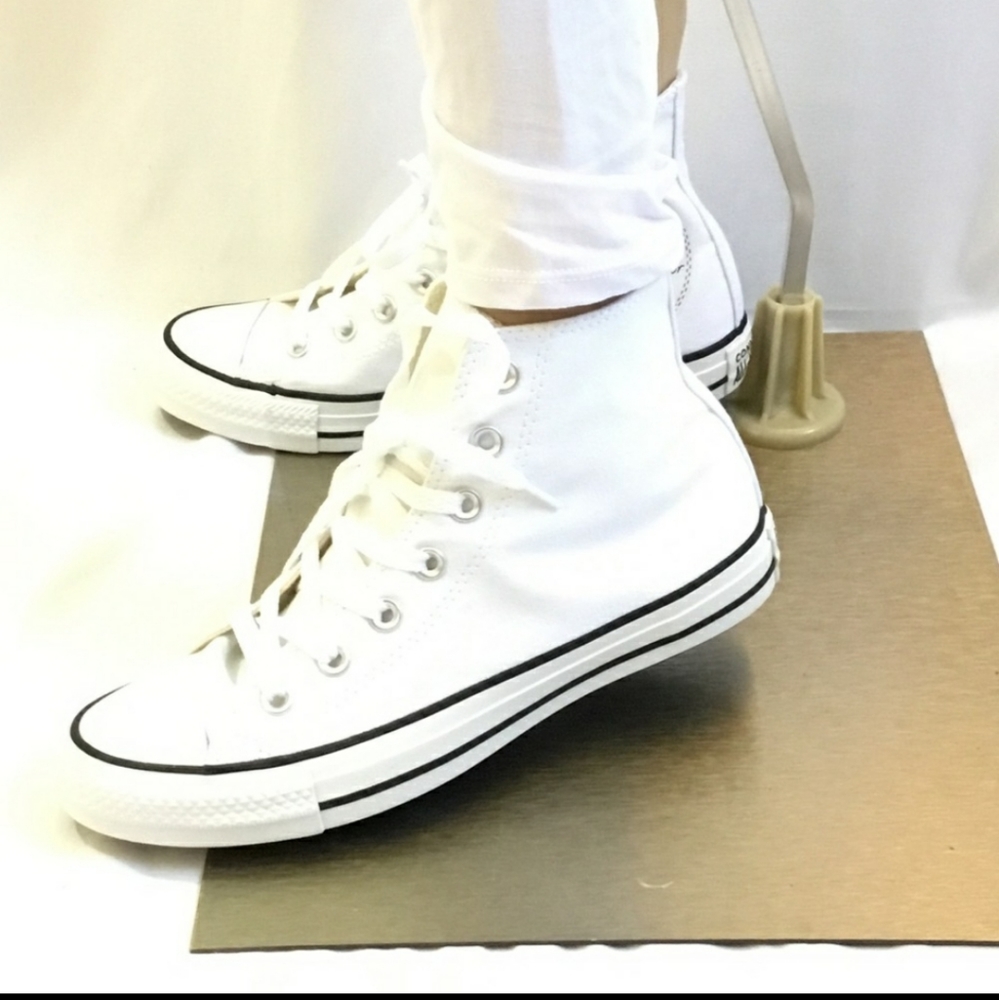 Big logo white Converse!